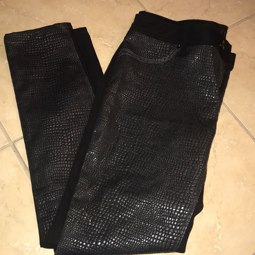 DL 1961 black Jeans snake skin